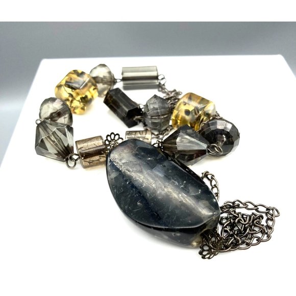 Vintage Confetti Lucite Pendant Necklace on Silver Tone Chain with Chunky Tassel - Picture 5 of 5